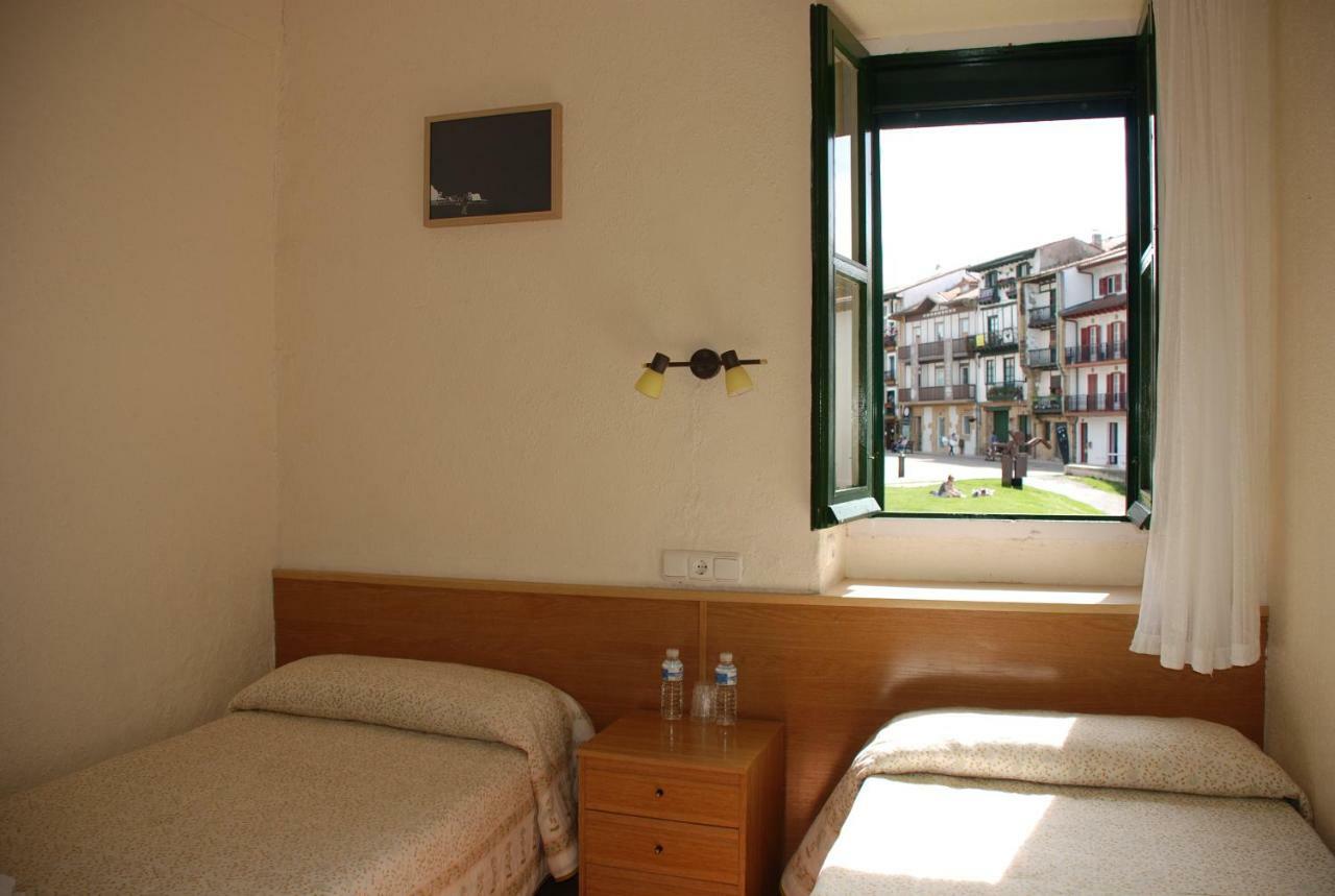 Hostal Zaragoza Hondarribia Esterno foto